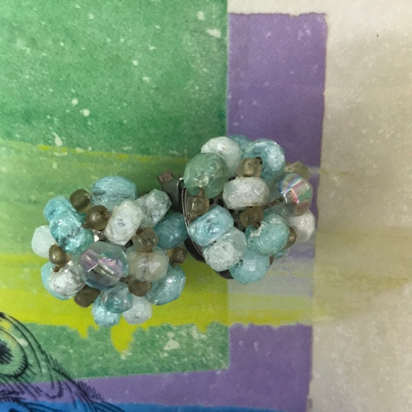 Vintage Clip On Earrings - Picture 8 of 9